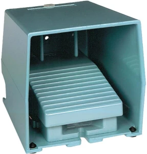 Przełącznik pedał. metal. XPEM310