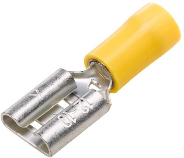 Końcówka przewodu płaska nasadkowa, żeńska żółta 4-6mm² 9.5x1.2 mm op. blister 50 szt. Hella 8KW700142003
