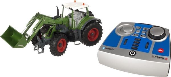 Fendt 933 Vario z ładowaczem czołowym ze zdalnym sterowaniem i w aplikacji S06796