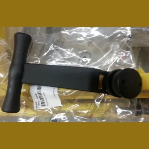 Uchwyt szyby KIOTI T2555-82161