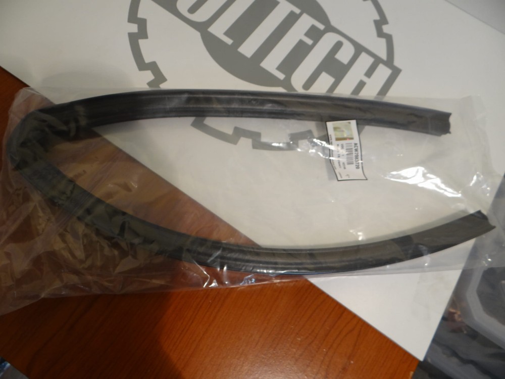 USZCZELKA MASSEY FERGUSON ACW2083720